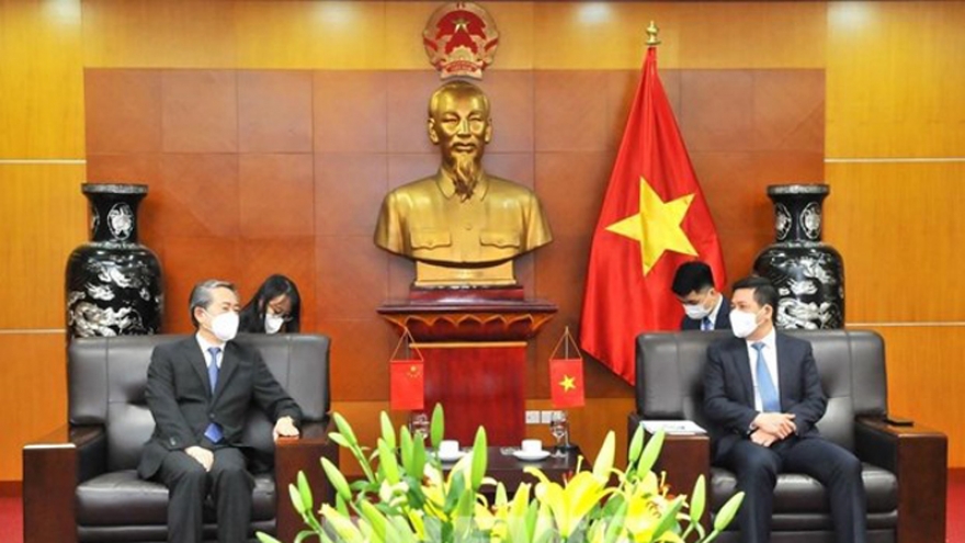 Vietnam, China to faciliate bilateral export-import